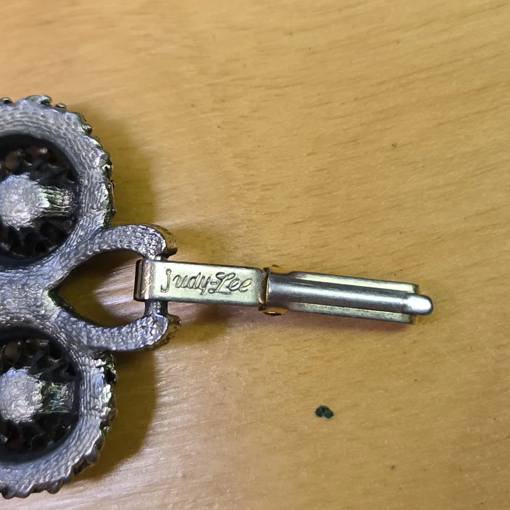 Judy Lee vintage bracelet & clip on earrings